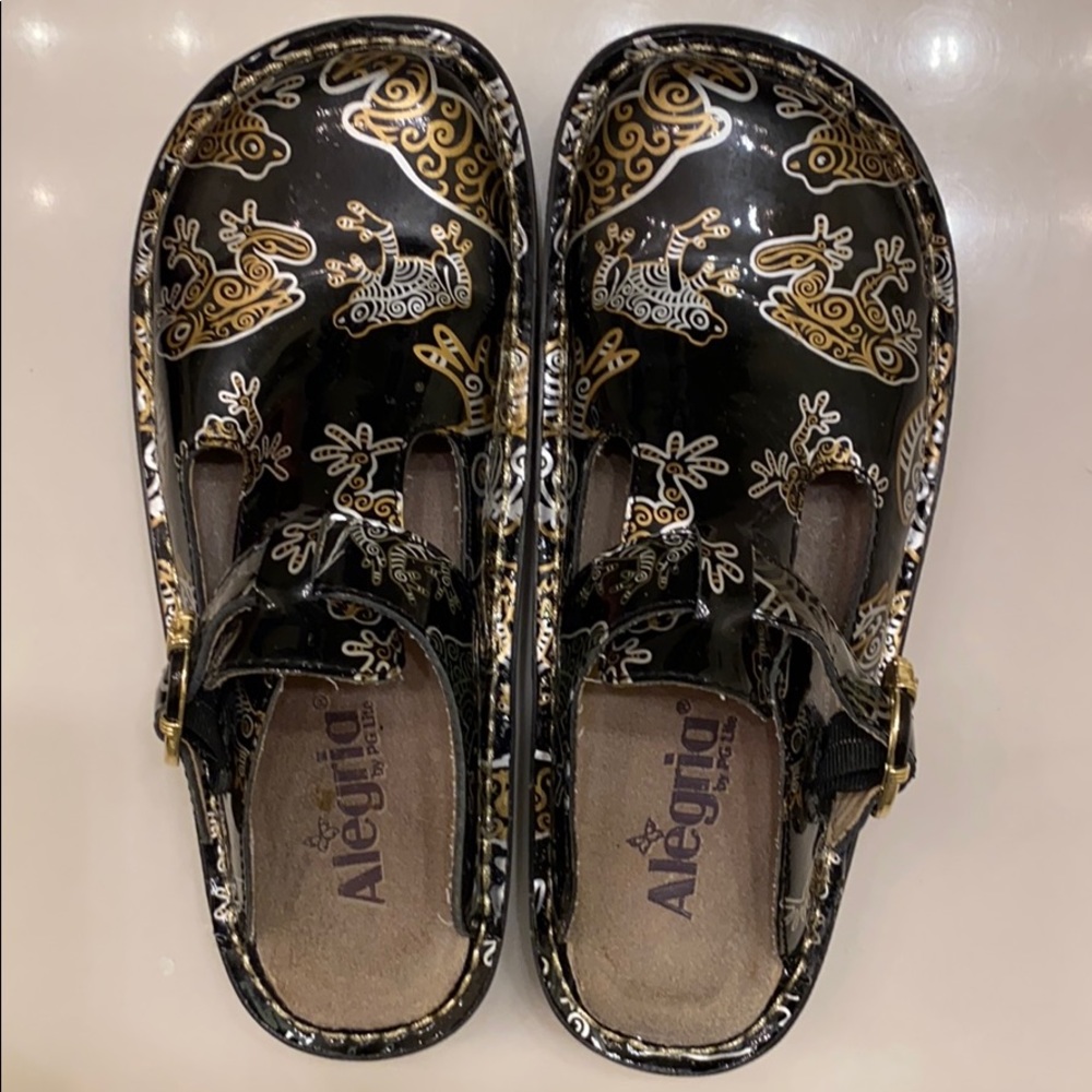 alegria gold detailing shoes